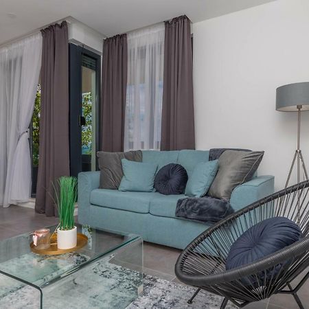 Apartments Ines Selce Eksteriør billede