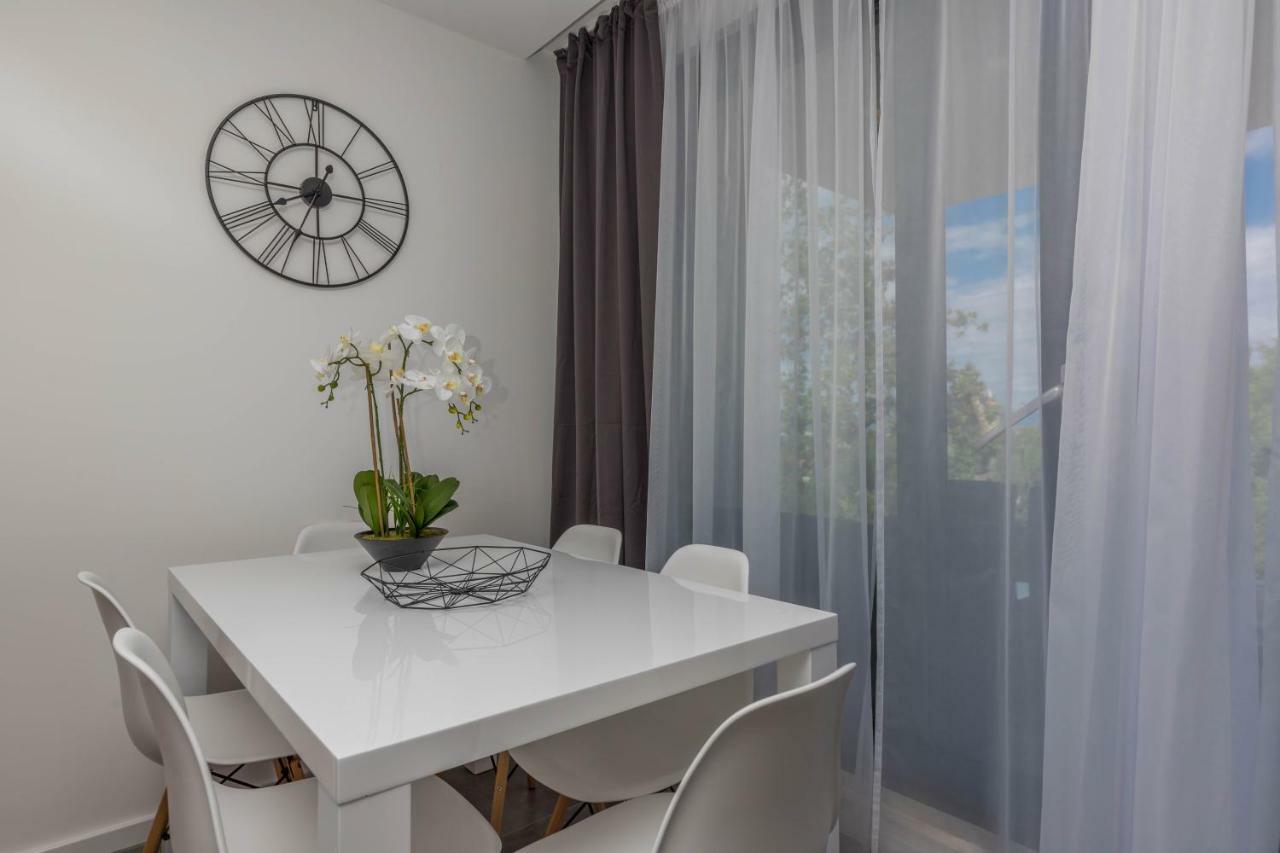 Apartments Ines Selce Eksteriør billede