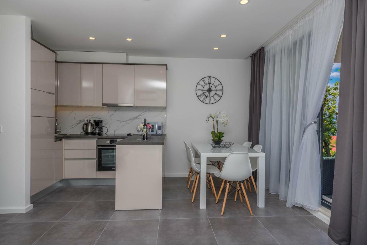 Apartments Ines Selce Eksteriør billede